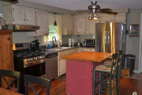 230 E Center St, Lee, MA 01238 photo 5