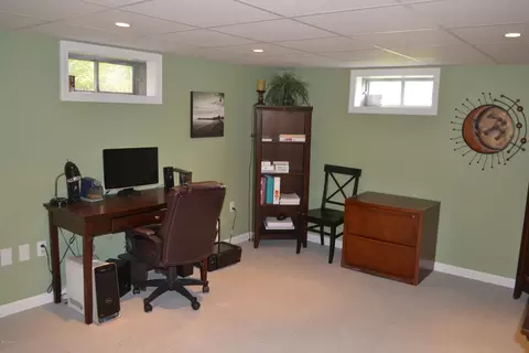 230 E Center St, Lee, MA 01238 photo 12