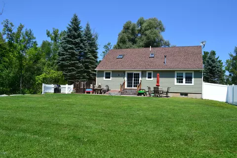 230 E Center St, Lee, MA 01238 photo 16