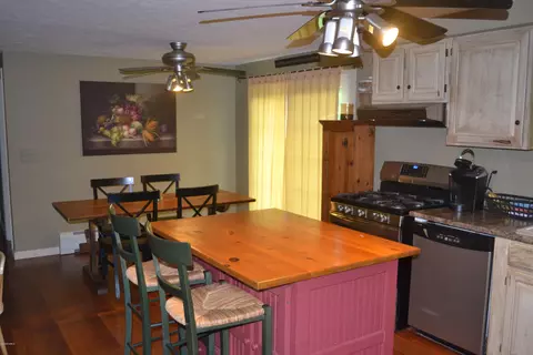 230 E Center St, Lee, MA 01238 photo 4
