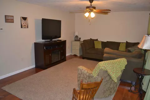 230 E Center St, Lee, MA 01238 photo 3