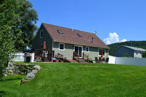230 E Center St, Lee, MA 01238 photo 15