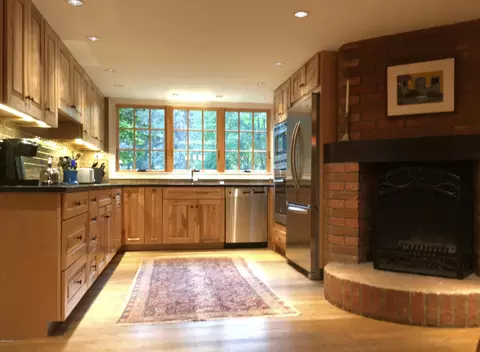 84 E Main St, Stockbridge, MA 01262 photo 10