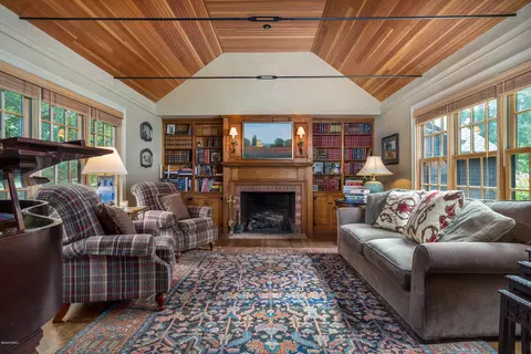 84 E Main St, Stockbridge, MA 01262 photo 7