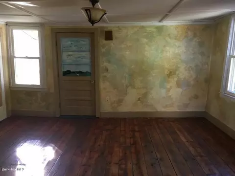 175 High St, Lee, MA 01238 photo 11