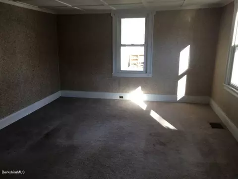 175 High St, Lee, MA 01238 photo 8