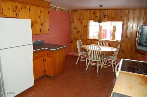 170 Fairview St, Lee, MA 01238 photo 4