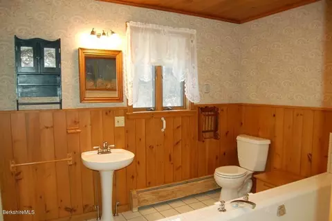 170 Fairview St, Lee, MA 01238 photo 9
