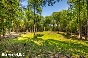 1 Campion Farms Rd, Stockbridge, MA 01262