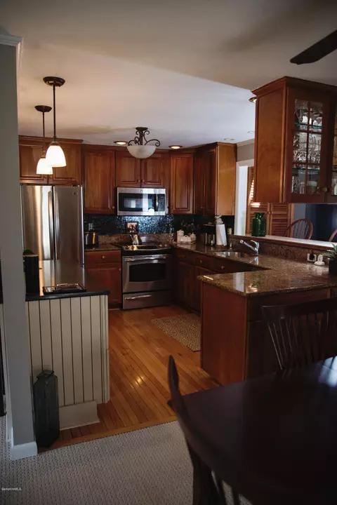 420 Greylock St, Lee, MA 01238 photo 9