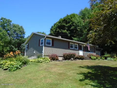 30 Debra Ave, Lee, MA 01238 photo 2