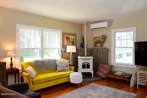 176 Maple Ave, Sheffield, MA 01257 photo 9