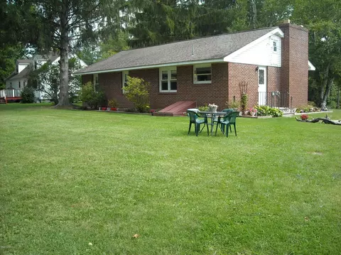 100 Parkview Ter, Lee, MA 01238 photo 6
