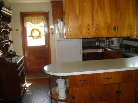 100 Parkview Ter, Lee, MA 01238 photo 26