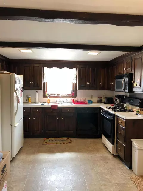 165 Main St, Lee, MA 01238 photo 7