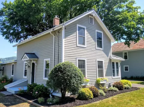 4 Elm St, Lenox, MA 01240 photo 1