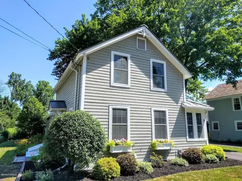 4 Elm St, Lenox, MA 01240 photo 2