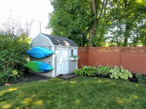 4 Elm St, Lenox, MA 01240 photo 19