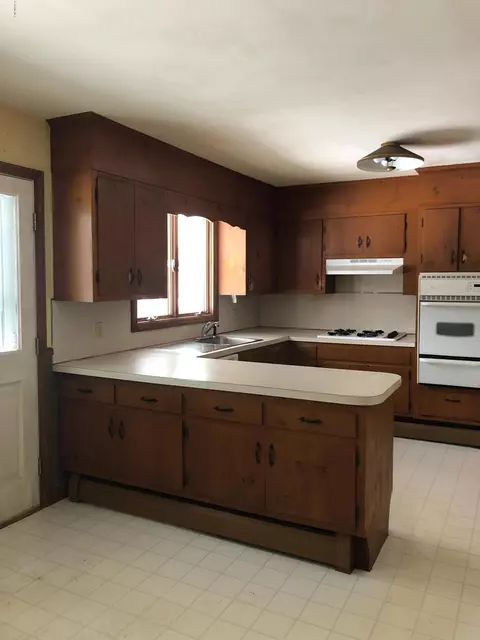 465 Devon Rd, Lee, MA 01238 photo 5