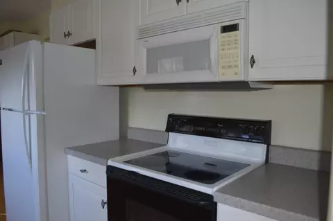72 Plunkett St, Lenox, MA 01240 photo 11