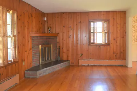 72 Plunkett St, Lenox, MA 01240 photo 4