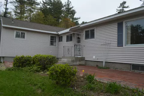 72 Plunkett St, Lenox, MA 01240 photo 27
