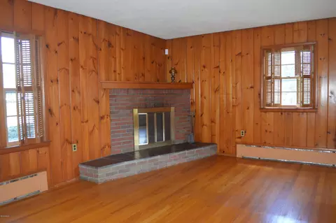 72 Plunkett St, Lenox, MA 01240 photo 5
