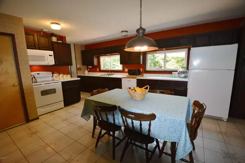 73 Pinewood Dr, Tolland, MA 01034 photo 6