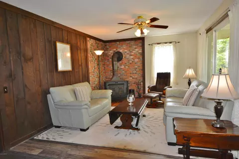 73 Pinewood Dr, Tolland, MA 01034 photo 4
