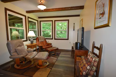 73 Pinewood Dr, Tolland, MA 01034 photo 9