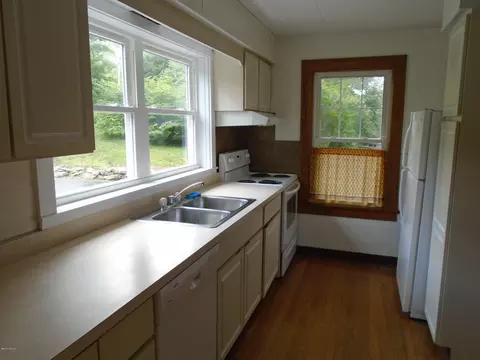 190 Laurel St, Lee, MA 01238 photo 12