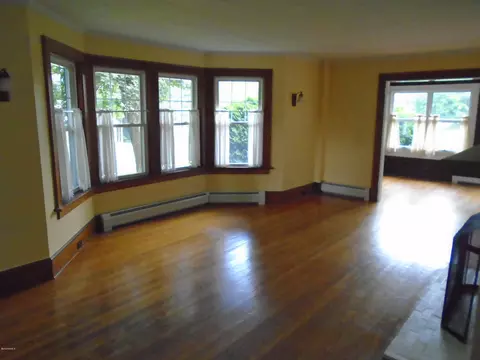 190 Laurel St, Lee, MA 01238 photo 11