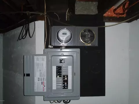 190 Laurel St, Lee, MA 01238 photo 23