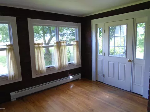 190 Laurel St, Lee, MA 01238 photo 5