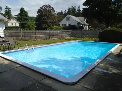 300 E Center St, Lee, MA 01238 photo 6