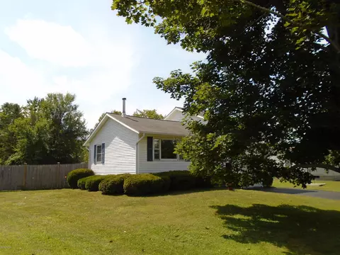 300 E Center St, Lee, MA 01238 photo 3