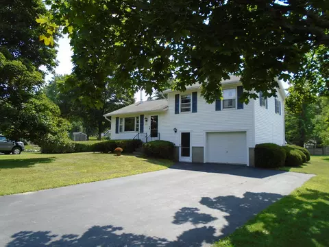 300 E Center St, Lee, MA 01238 photo 1