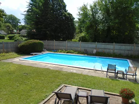 300 E Center St, Lee, MA 01238 photo 8
