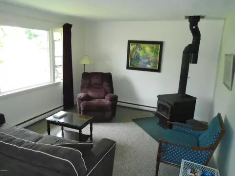 300 E Center St, Lee, MA 01238 photo 15
