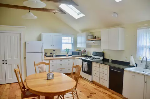 172 E Main St, Sheffield, MA 01257 photo 3
