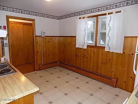 605 Marble St, Lee, MA 01238 photo 3