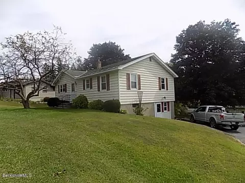 605 Marble St, Lee, MA 01238 photo 1