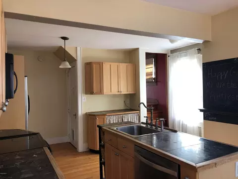 21 Greylock St, Lee, MA 01238 photo 9