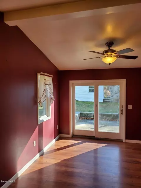 240 High St, Lee, MA 01238 photo 5