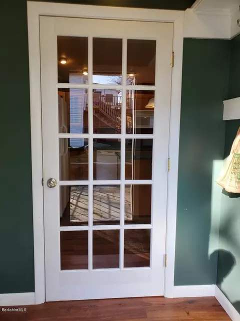 240 High St, Lee, MA 01238 photo 11