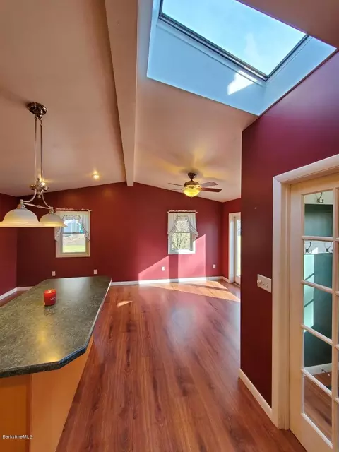 240 High St, Lee, MA 01238 photo 6