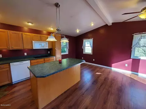 240 High St, Lee, MA 01238 photo 3