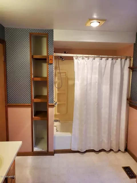 240 High St, Lee, MA 01238 photo 22