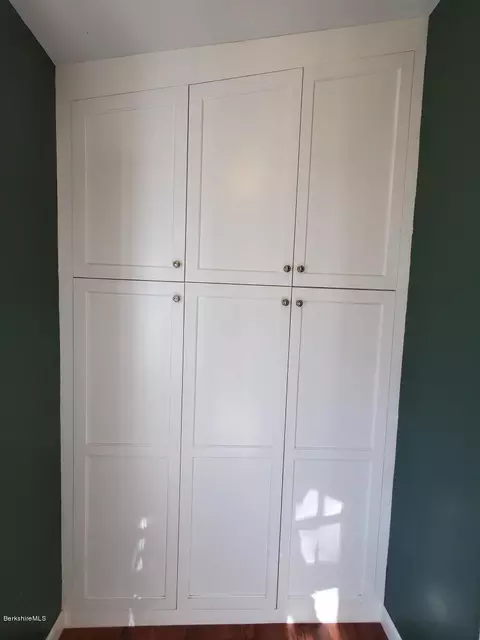 240 High St, Lee, MA 01238 photo 14