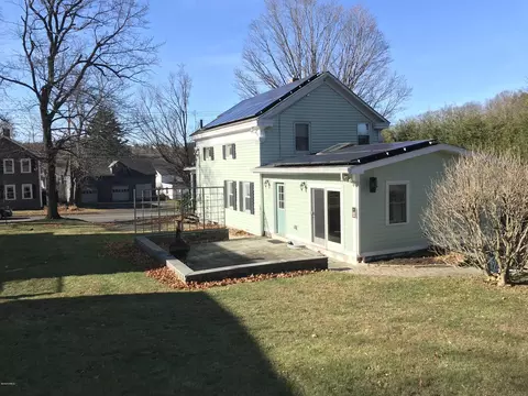 240 High St, Lee, MA 01238 photo 34